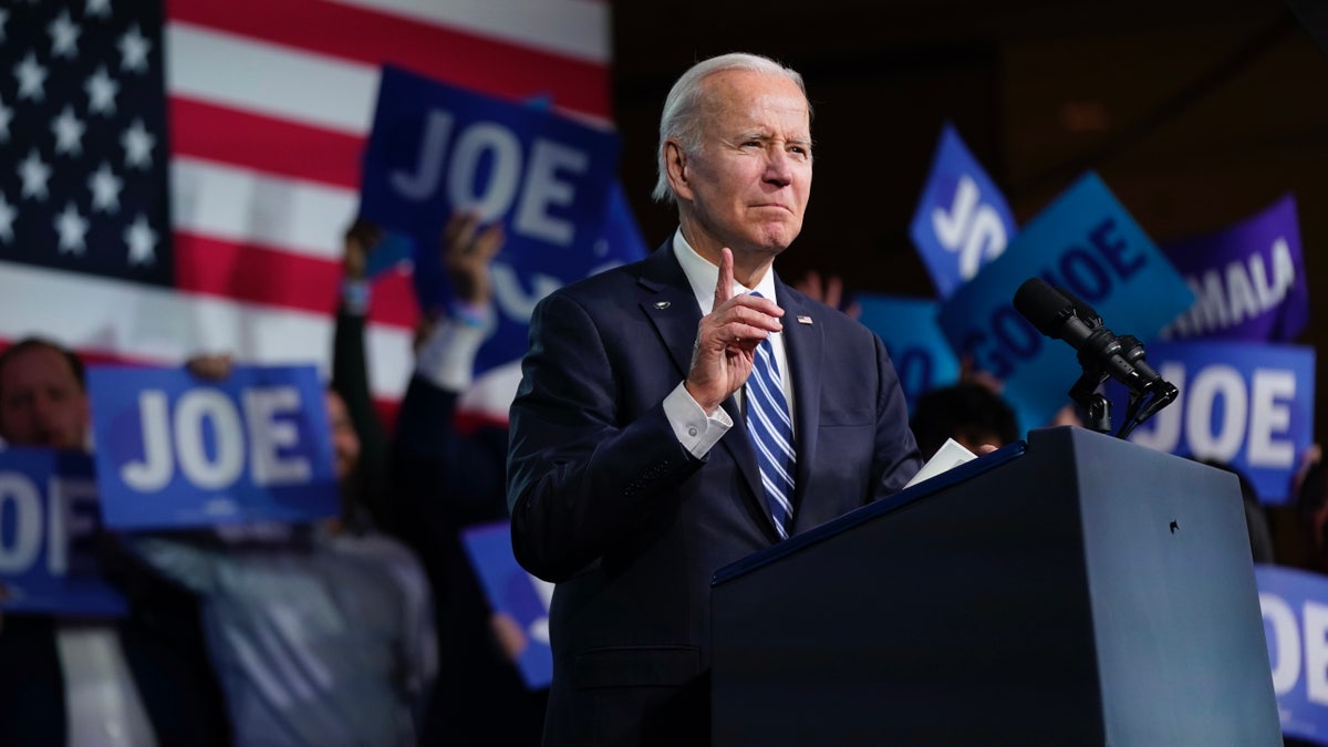 Präsident Joe Biden spricht auf der Wintersitzung des Demokratischen Nationalkomitees