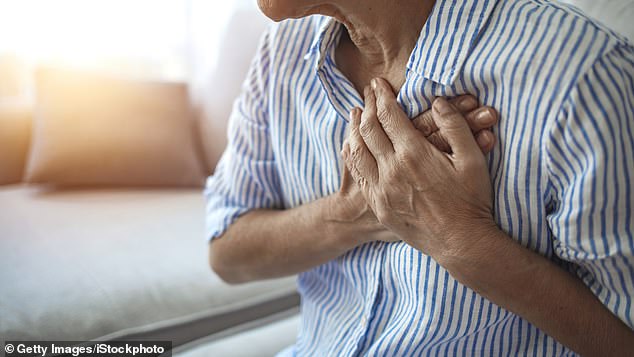 Im Vereinigten Königreich wird etwa alle fünf Minuten eine Person nach einem Herzinfarkt ins Krankenhaus eingeliefert – bis zu 100.000 Menschen pro Jahr (Stockbild)