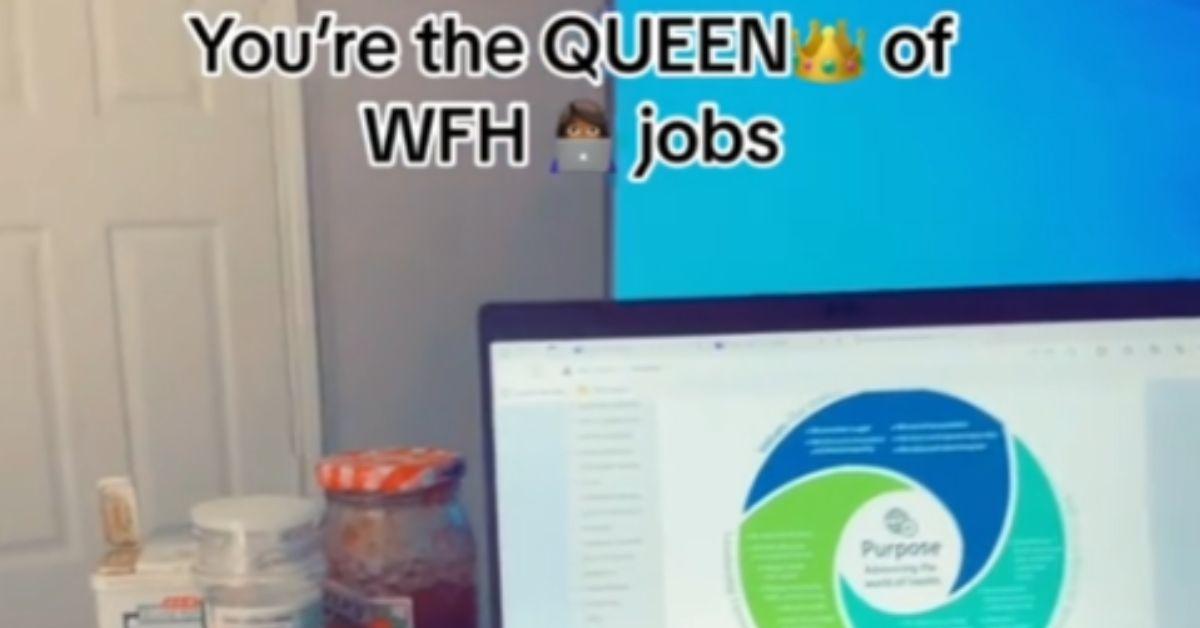 "Du bist die Königin der WFH-Jobs," über einem Bild von mehr Laptops und Monitoren.