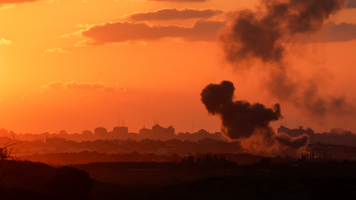 Rauch am Himmel über Gaza