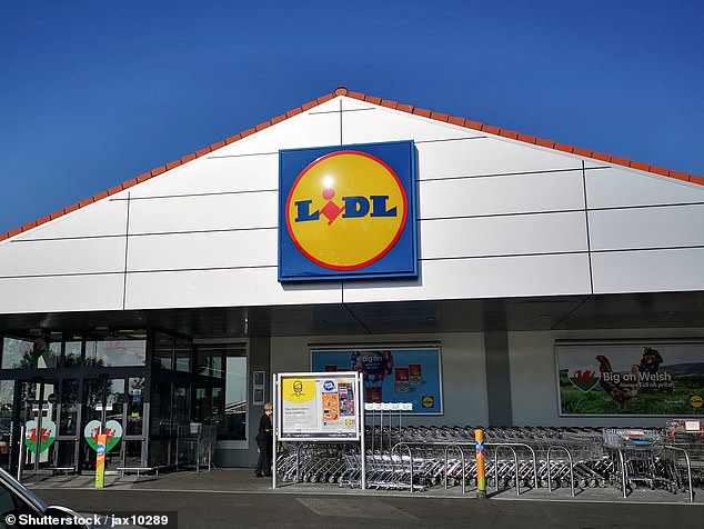 Lidl beendete heute den 16-monatigen Erfolg seines Rivalen Aldi als günstigster Supermarkt Großbritanniens (Dateibild)
