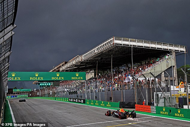 Der Sturm führte dazu, dass die Offiziellen das Q3 abbrachen und Max Verstappen sich am Sonntag die Pole sicherte