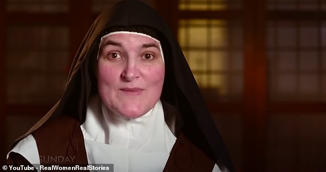 Auch Schwester Cushla, eine weitere Bewohnerin des Klosters, bereut es nicht, Nonne geworden zu sein