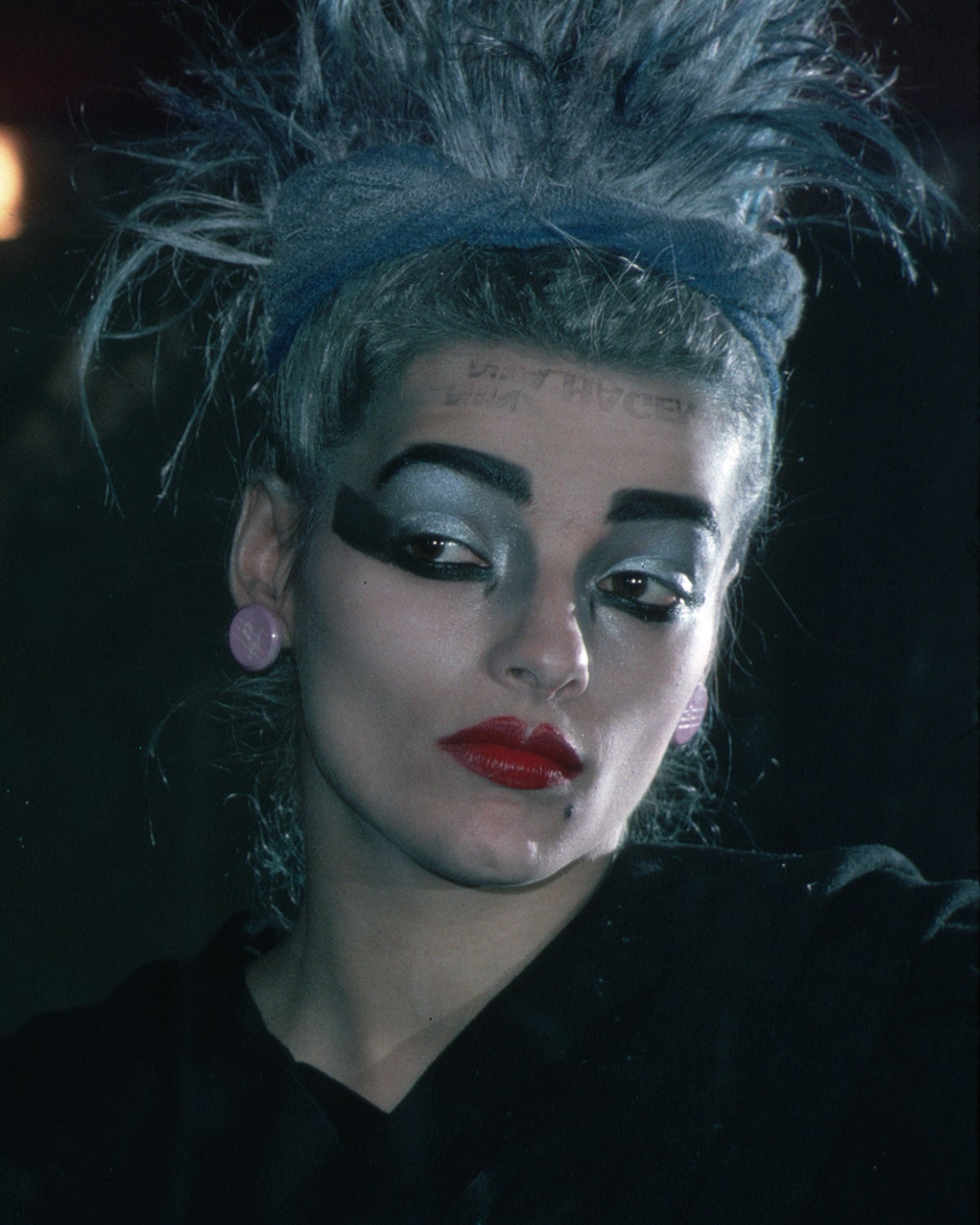 Nina Hagen mit metallischem Make-up