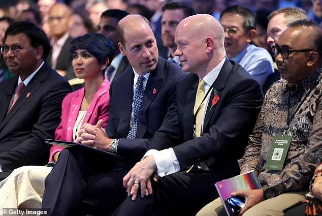 William ist bei der Veranstaltung im Gespräch mit dem ehemaligen konservativen Führer William Hague zu sehen