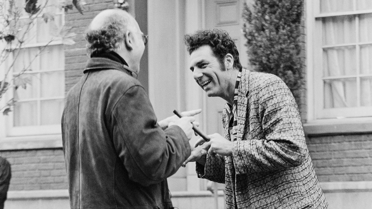 Michael Richards lacht mit Larry David