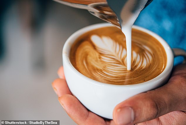 Ein schwarzer Kaffee enthält je nach Brühverfahren zwischen 80 und 100 mg Koffein und ein Filterkaffee kann bis zu 140 mg enthalten