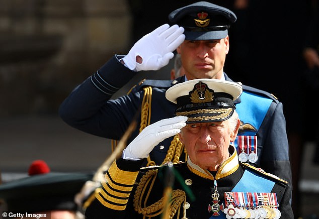 König Charles habe sich in seiner Zeit als Prinz von Wales möglicherweise „zu sehr ausgebreitet“, hatte ein königlicher Experte gesagt – aber sein Sohn hätte „seine Worte besser wählen können“.  Beide abgebildet bei der Beerdigung der Königin im letzten Jahr