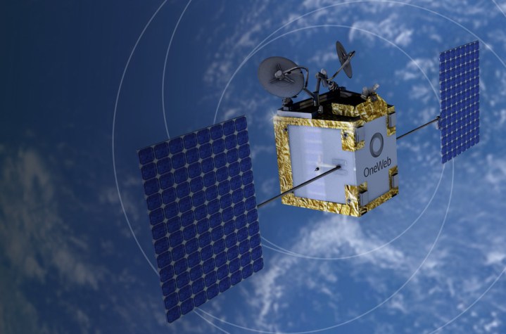 Ein OneWeb-Satellit im Weltraum.