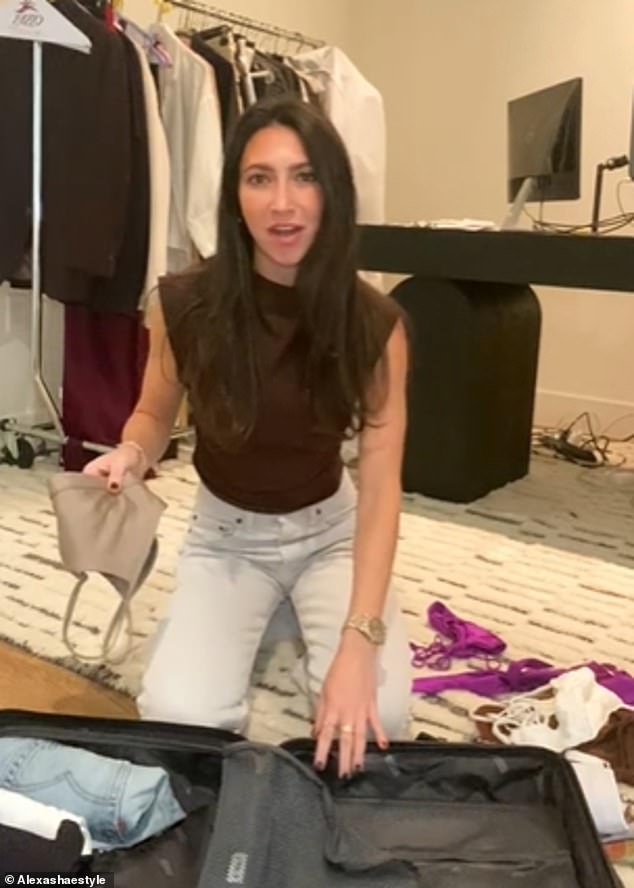 In einem kürzlich auf ihrem Konto geposteten TikTok-Video teilte Pontello ihre Top-Tipps für das Einpacken nur eines Handgepäcks mit