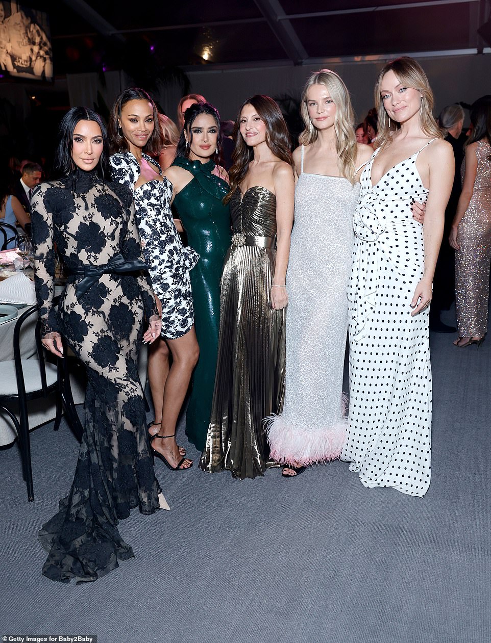 Berühmte Crew: Kim Kardashian, Zoe Saldana, Salma Hayek Pinault, Norah Weinstein, Kelly Sawyer Patricof und Olivia Wilde nahmen an der Gala teil
