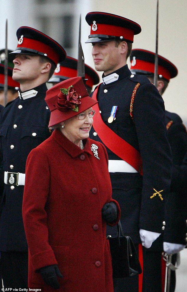 An dem Schlüsselereignis in der Militärkarriere von Prinz William nahm auch seine verstorbene Großmutter, die Königin, teil