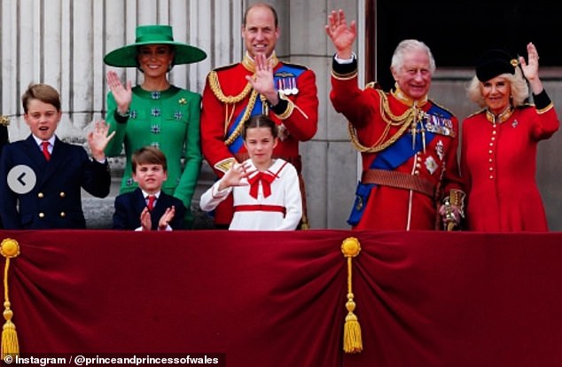 Der älteste Sohn des Monarchen teilte ein Bilderkarussell und fügte auch ein Balkonfoto der Familie von der Trooping the Colour-Zeremonie im Juni bei.