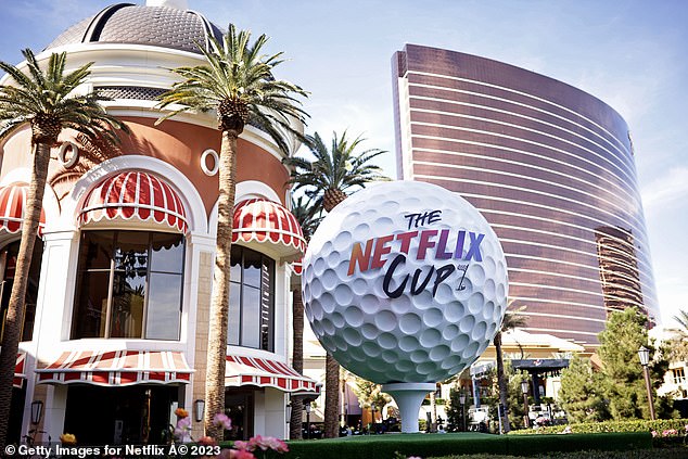 Mahomes hatte einen kurzen Auftritt in der Berichterstattung über den Netflix Cup – ein einzigartiges Promi-Golf-Event in Las Vegas mit einer Reihe von Rennstars