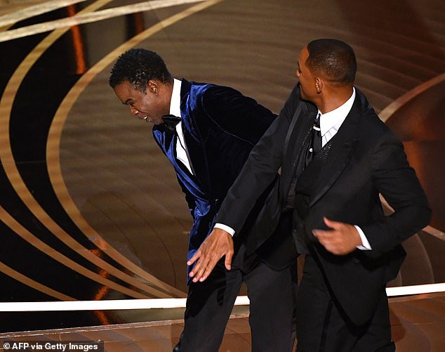 Smith gab Chris Rock bei der Oscar-Verleihung 2022 eine Ohrfeige, nachdem er einen Witz über seine Frau Jada gemacht hatte