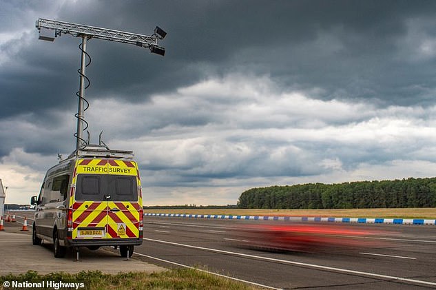 This is the next-generation mobile speed camera, which has its own overhead gantry structure that can not only measure speed but also capture photographic evidence of drivers using a phone at the wheel or not using their seatbelt
