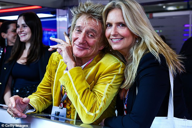 Sailing singer Stewart also posed up for a picture with his former model wife, Penny Lancaster