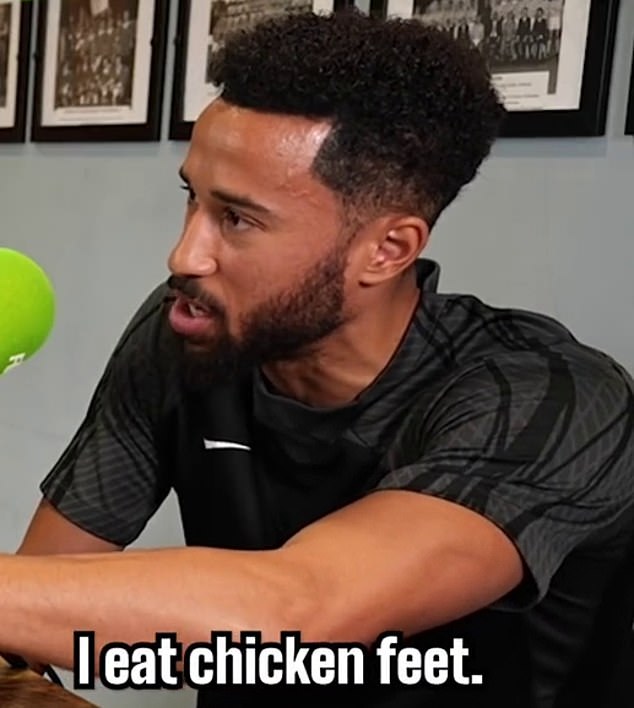 Der Flügelspieler von Luton hat verraten, dass er wegen der Nährstoffe jeden Abend Hühnerfüße isst