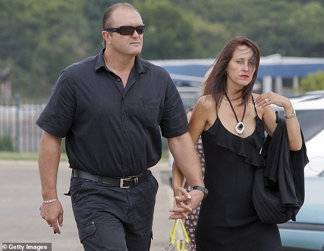 Strydom – abgebildet mit seiner Frau im Jahr 2010 – soll in einen Zusammenstoß mit einem Taxi verwickelt gewesen sein