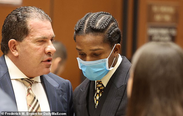 Rapper A$AP Rocky erschien letzte Woche vor Gericht, um mit den Anhörungen vor einem Richter zu beginnen, um zu entscheiden, ob er vor Gericht stehen sollte
