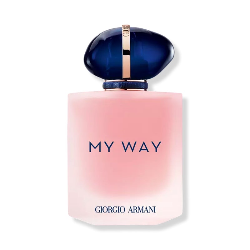 Eine Flasche des Giorgio Armani My Way Floral Eau de Parfum auf weißem Hintergrund