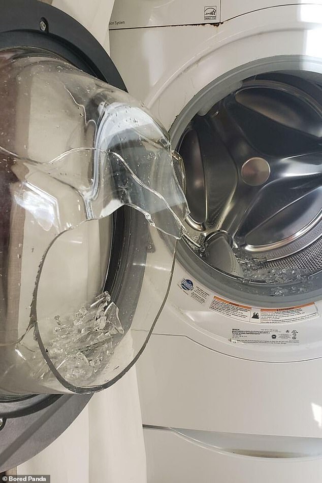 Jemand muss einen Schrecken bekommen haben, als seine Waschmaschine nicht nur kaputt ging, sondern tatsächlich zersprang