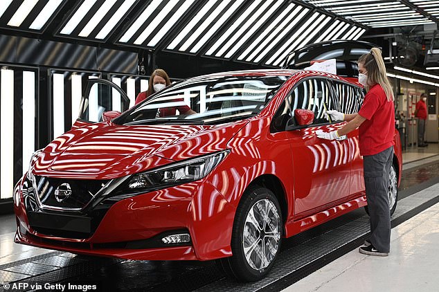 Customers can get their hands on a new Nissan Leaf 110kW Acenta 39kWh for £25,430. That's a £3,565 (12.3%) saving on the £28,995 RRP. What Car? says the discount amount is 124% higher than it was when it checked market prices a year ago
