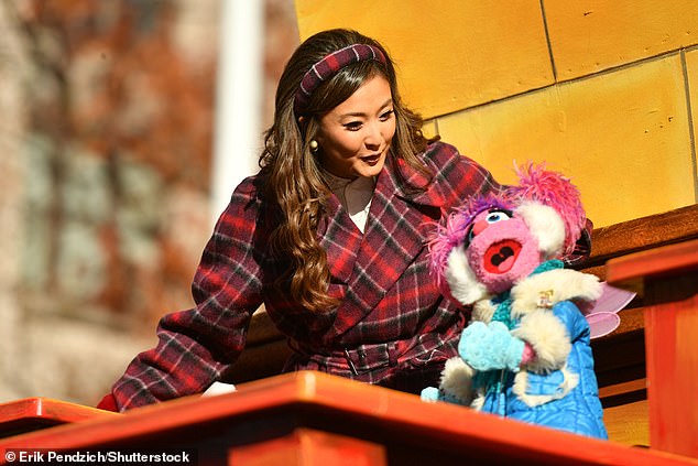 Lustige Zeiten: Sie wurde mit einer Muppet aus der Sesamstraße gesehen
