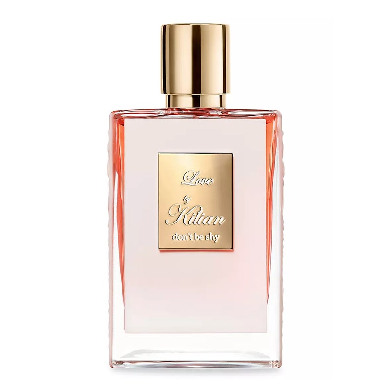 Eine Parfümflasche des Kilian Paris Love Don't Be Shy Eau de Parfum auf weißem Hintergrund
