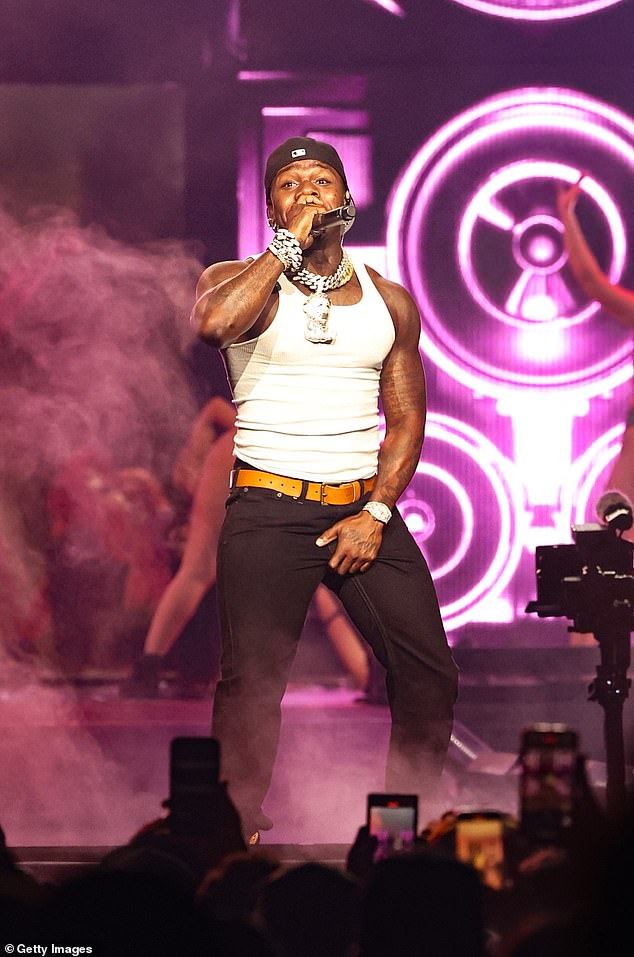 Zu weit: 50 Cent nutzte erneut Instagram, um seine Fans und Follower mit einer Schlagzeile auf den neuesten Stand zu bringen, und schrieb: „Okay, Brother Love ist mit dieser Sache zu weit gegangen.“  habe ich nicht 5,4,3,2,1' gesagt?  gesehen im August in NYC