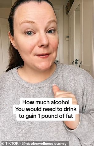 Nicole Powell, eine Wellness-Influencerin aus Großbritannien, hat ein TikTok-Video geteilt, in dem sie verrät, wie viele von 15 verschiedenen Getränken man konsumieren müsste, um ein Pfund an Körpergewicht zuzunehmen