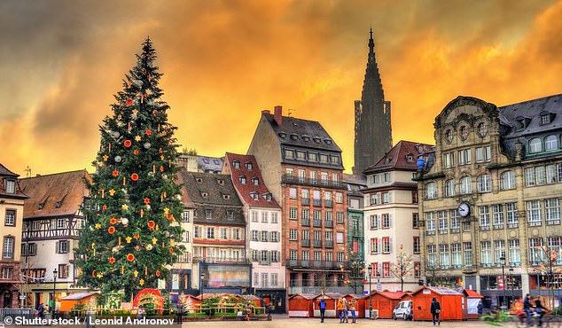 Der abgebildete Straßburger Weihnachtsmarkt ist einer der ältesten in Europa und geht auf das Jahr 1570 zurück