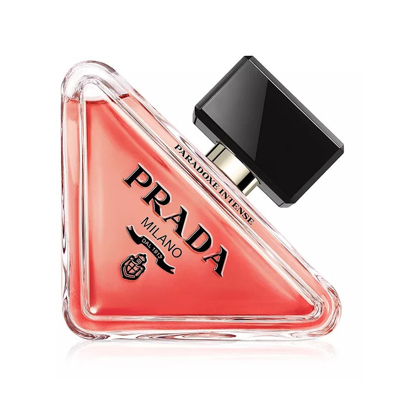 Das Prada Paradoxe Intense Eau de Parfum auf weißem Hintergrund