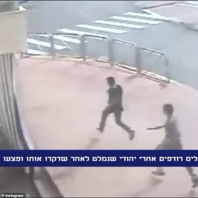 In Standbildern aus den Aufnahmen von Ahmeds und Hassans Amoklauf sind die Jungen beim Laufen zu sehen