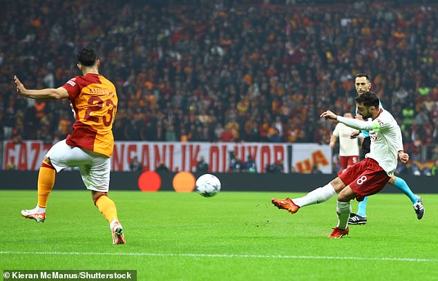 Their captain Bruno Fernandes struck not long after with a stunning long-range effort to put United 2-0 up