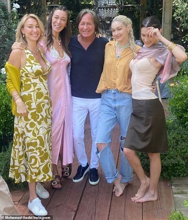 Hadid mit seinen vier Töchtern Gigi und Bella rechts abgebildet