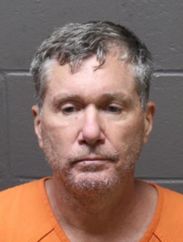 Im Jahr 2021 wurde der 61-jährige Brian Avis wegen sexueller Belästigung eines zehnjährigen Mädchens im Jahr 1996 verurteilt, nachdem die Polizei von New Jersey die DNA von Avis‘ Kind analysiert hatte, das 2012 geboren wurde