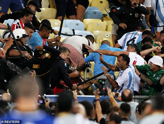 Vor dem WM-Qualifikationsspiel Brasiliens gegen Argentinien kam es auf der Tribüne des Maracanã-Stadions zu einer Massenschlägerei