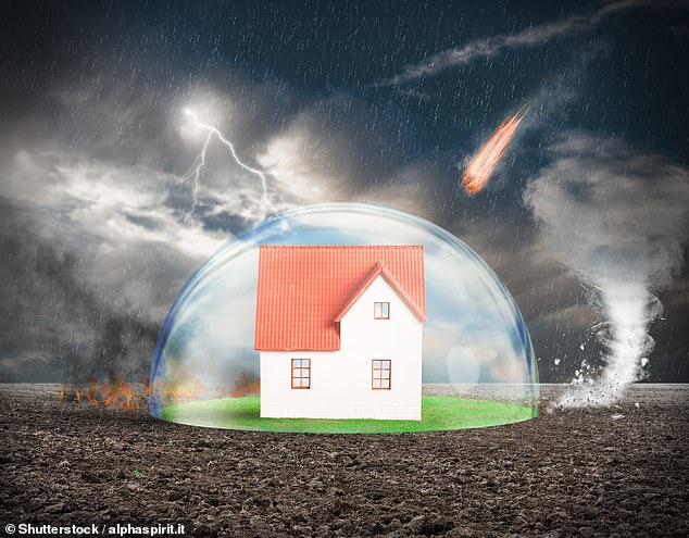 Abgelehnter Anspruch: Die meisten Versicherungsgesellschaften geben an, dass sie nur Wetterschäden abdecken, die durch einen „Sturm“ verursacht werden, und legen in ihren Geschäftsbedingungen fest, was ein Sturm bedeutet