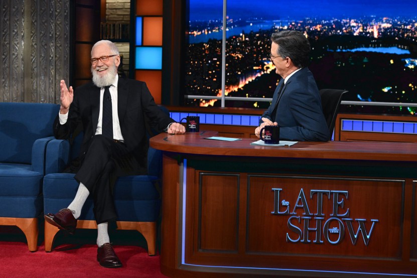 Die Late Show mit Stephen Colbert und Gast David Letterman während der Show am Montag, 20. November 2023.  Foto: Scott Kowalchyk/CBS ©2023 CBS Broadcasting Inc. Alle Rechte vorbehalten.