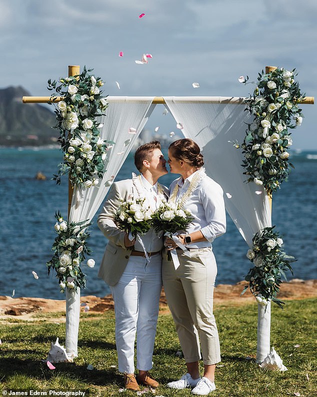 Jess Jonassen hat den unglaublichen Moment enthüllt, den ihr Vater im Geiste bei ihrer Hochzeit erlebte