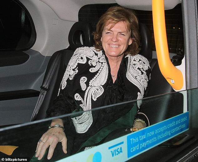 Die abgebildete Herzogin in einem Taxi auf dem Heimweg vom Abendessen mit Tochter Violet – die in einem separaten Taxi abreiste