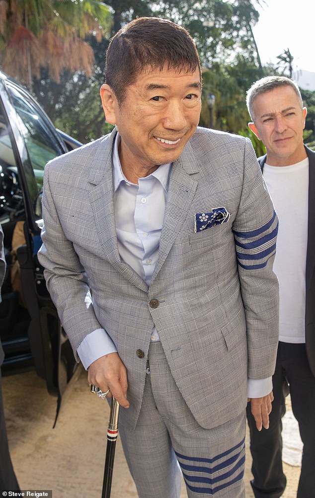 Der japanische Milliardär Kaoru Nakajima (im Bild) wird am Sonntag 73 Jahre alt und hat 1.400 Freunden und Mitarbeitern den Flug um die halbe Welt für die Party ermöglicht