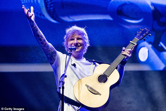 Großzügig: Ed Sheeran hat fast 450 Kleidungsstücke – darunter getragene Unterhosen – zur Versteigerung bei eBay gespendet, um Geld für wohltätige Zwecke zu sammeln