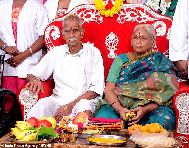 Im Jahr 2019 brachte Erramatti Mangayamma (zusammen mit ihrem inzwischen verstorbenen Ehemann Sitarama Rajarao) aus Indien im Alter von 74 Jahren durch IVF Zwillinge zur Welt – und wurde damit die älteste Mutter der Welt