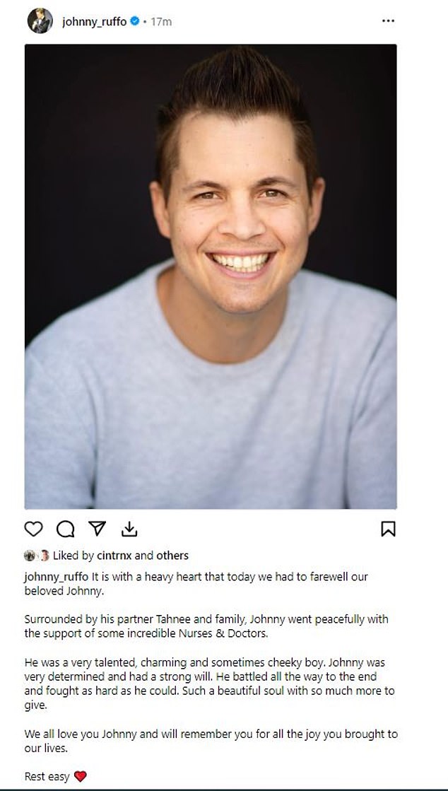 Heim- und Auswärtsstar Johnny Ruffo ist im Alter von 35 Jahren nach einem langen Kampf an Hirnkrebs gestorben.  Die herzzerreißende Nachricht wurde am Freitag auf seiner Instagram-Seite bekannt gegeben