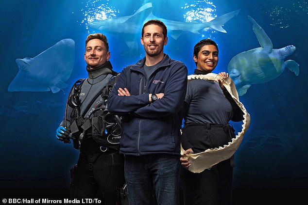 Der 41-jährige König stattete dem National Marine Aquarium in Plymouth einen Überraschungsbesuch ab, der am 19. Dezember ausgestrahlt wird