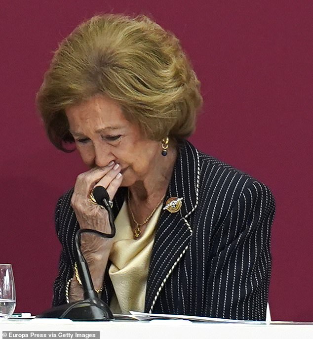 Königin Sofia von Spanien brach bei ihrem letzten Auftritt (im Bild) in Tränen aus – Berichten zufolge ist sie nicht zur Vereidigungszeremonie ihrer Enkelin Prinzessin Leonor im Kongress eingeladen