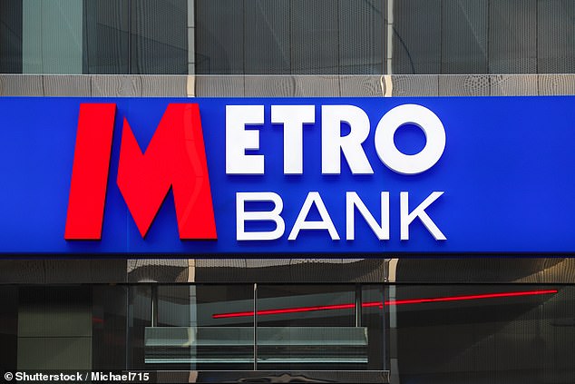 Sparkassenexperten gehen davon aus, dass die Metro Bank versucht, Mittel über private Sparer zu beschaffen, indem sie die besten, leicht zugänglichen und einjährigen Festzinskonten auf dem Markt anbietet