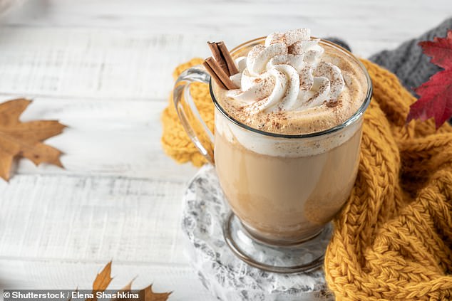 Um Starbucks wirklich zum Star zu machen, genießen die Astronauten Kürbisgewürz-Cappuccino, um sich im kalten Vakuum des Weltraums aufzuwärmen